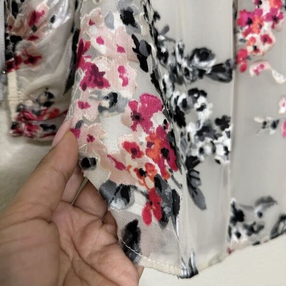 White House Black Market Blouse XS Off Shoulder Silk Blend Floral Textured Top - Picture 8 of 15